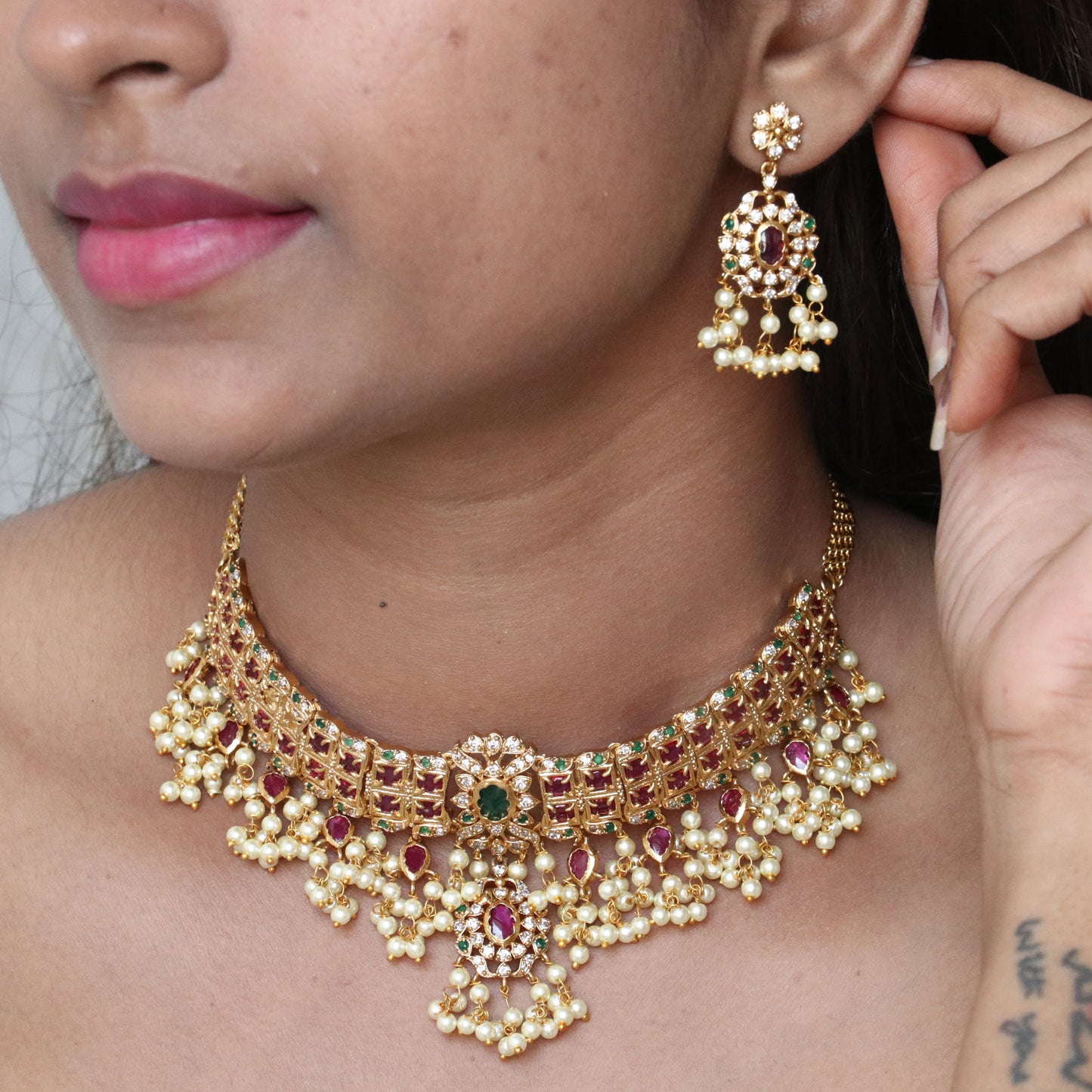 Swastika Kemp Choker Set