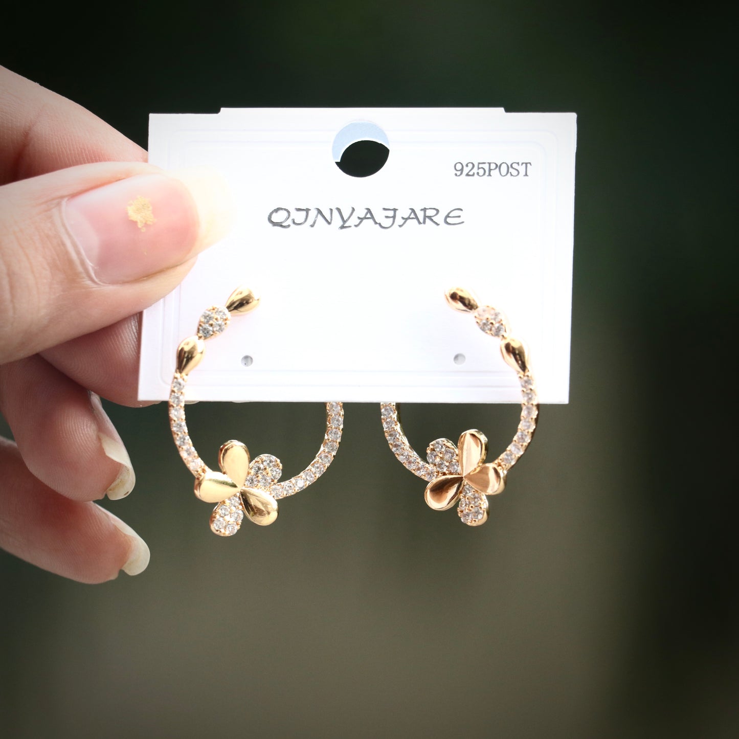 Double Row Zircon Chain Design Hoop