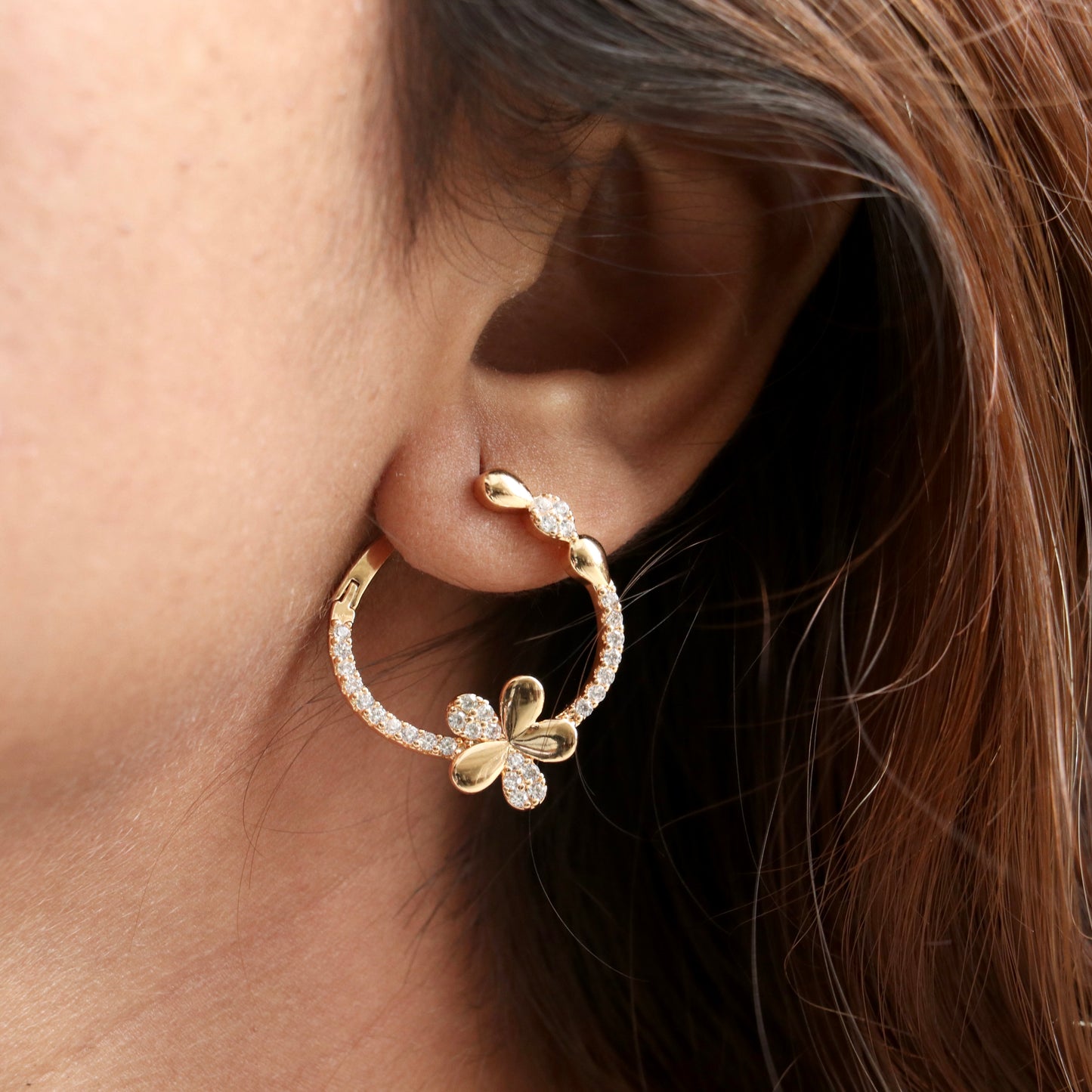 Double Row Zircon Chain Design Hoop