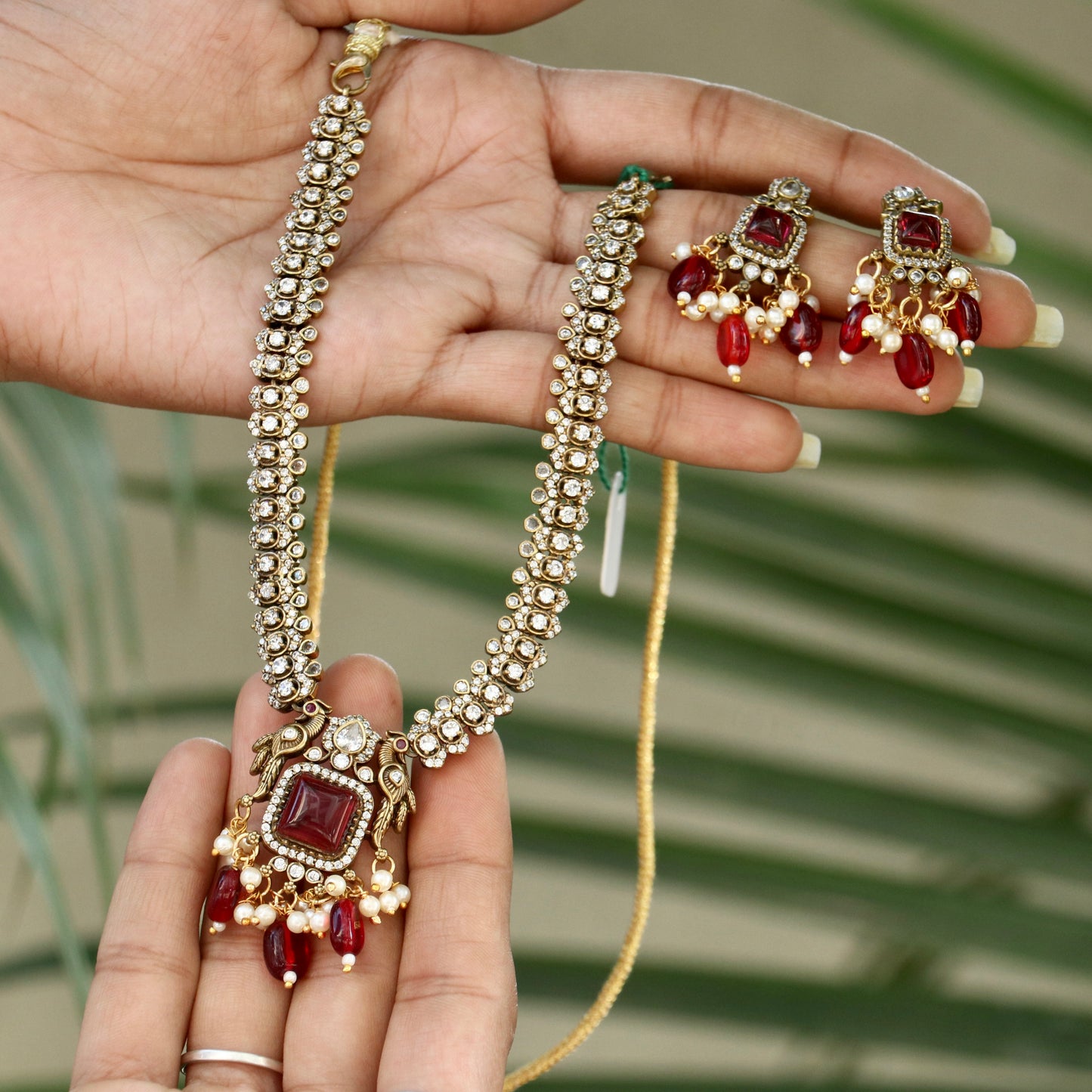 Zaitra Victorian Finish Necklace With Earrings