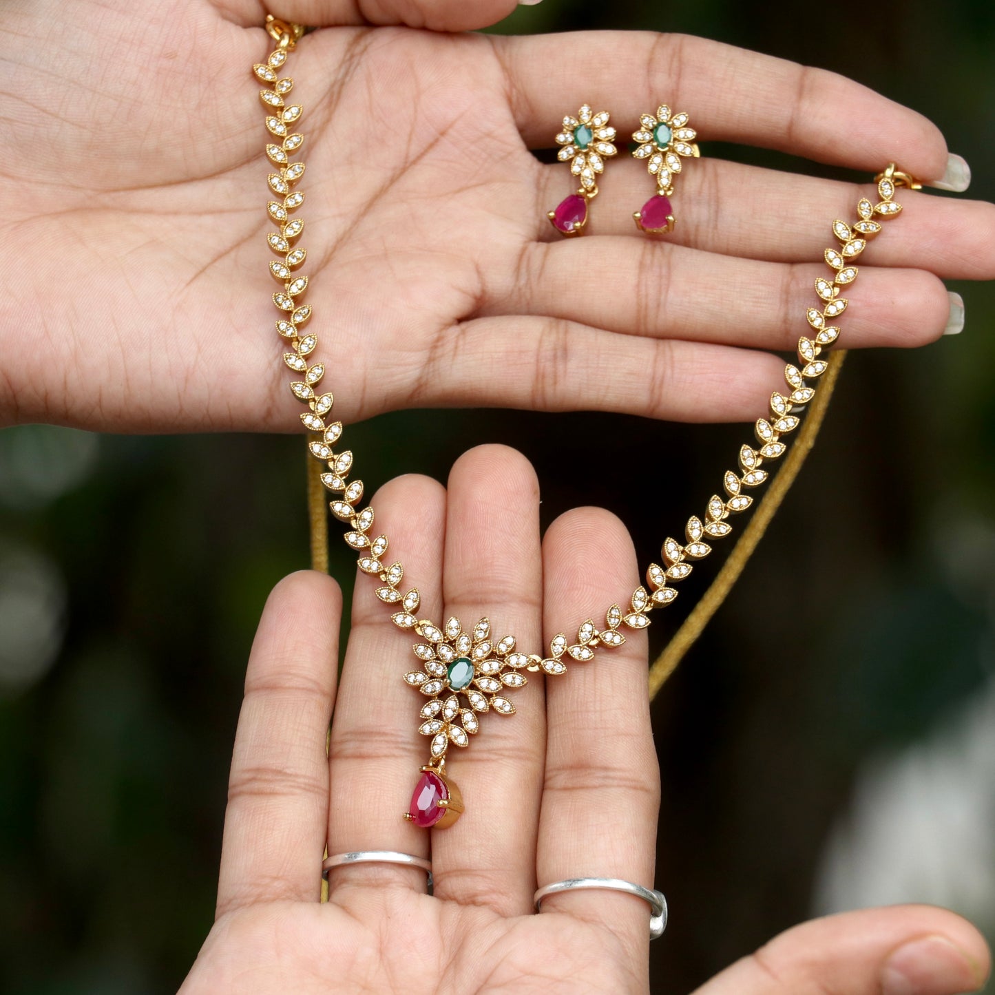 Kajri Floral Necklace: