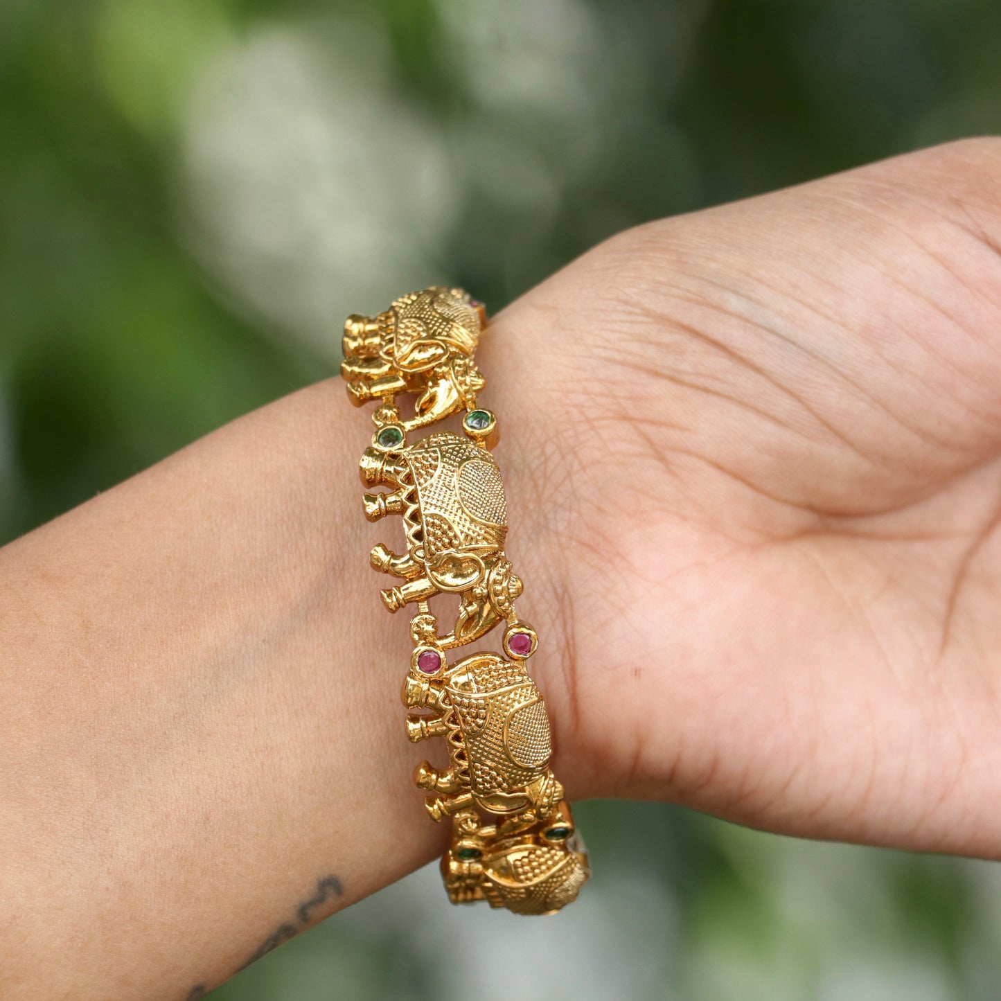 Gajraj Gold Finish Kangan
