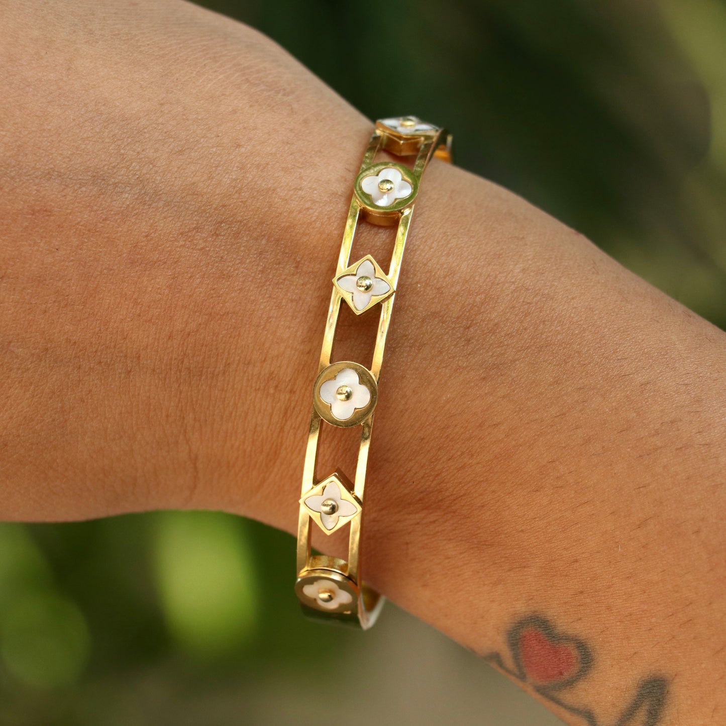 Anti-Tarnish GoldenAura Bracelet