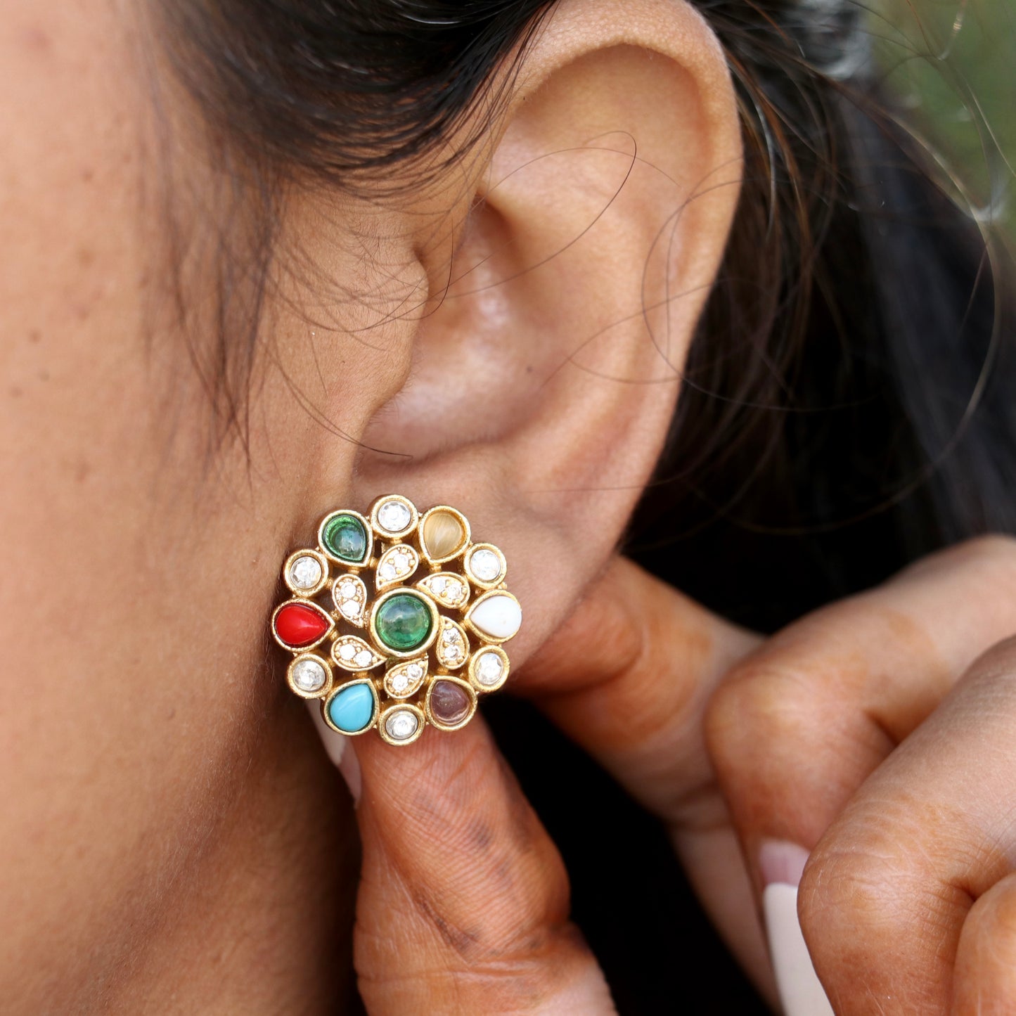 Navarathna Poovizhi Studs