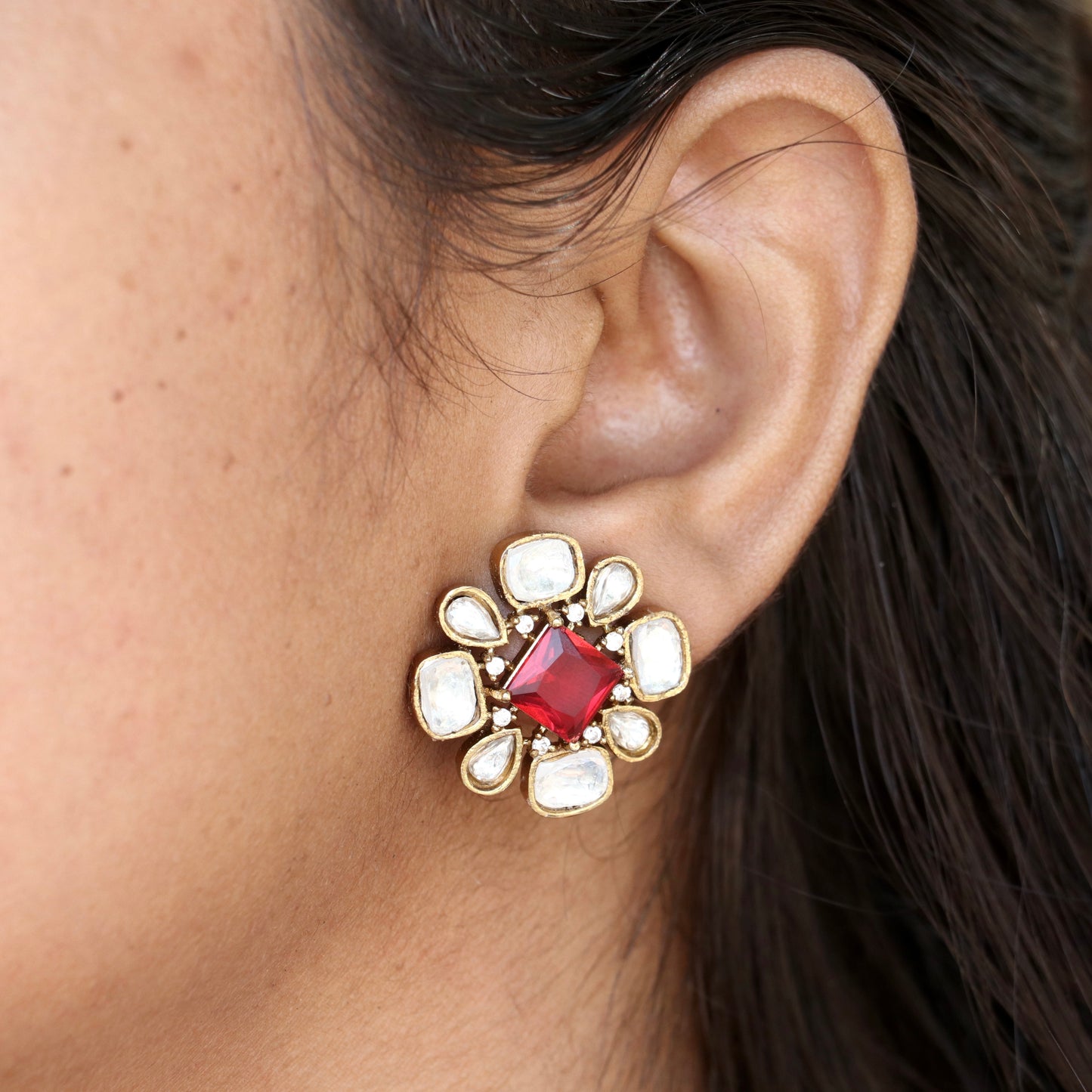 Maanga Ratnam Studs