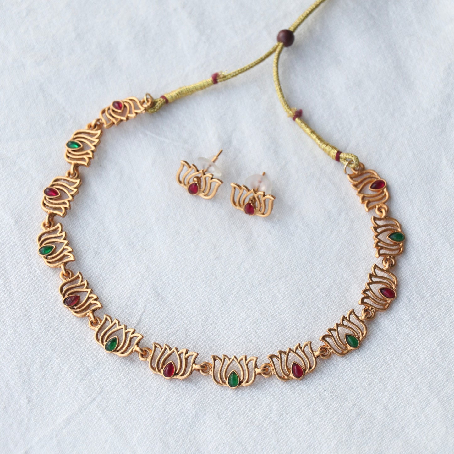 Lotus Designer Simple Necklace Set