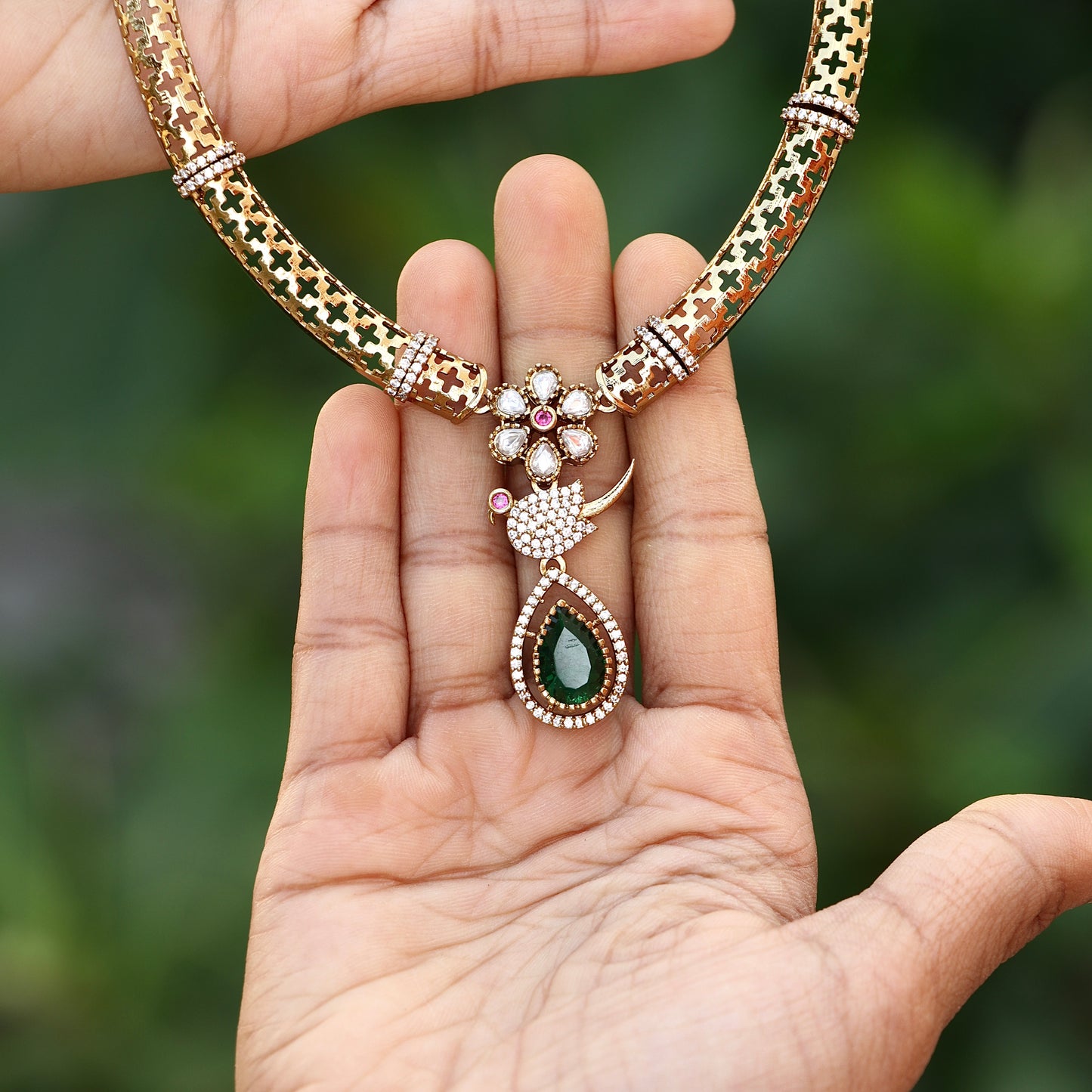 Kante Necklace