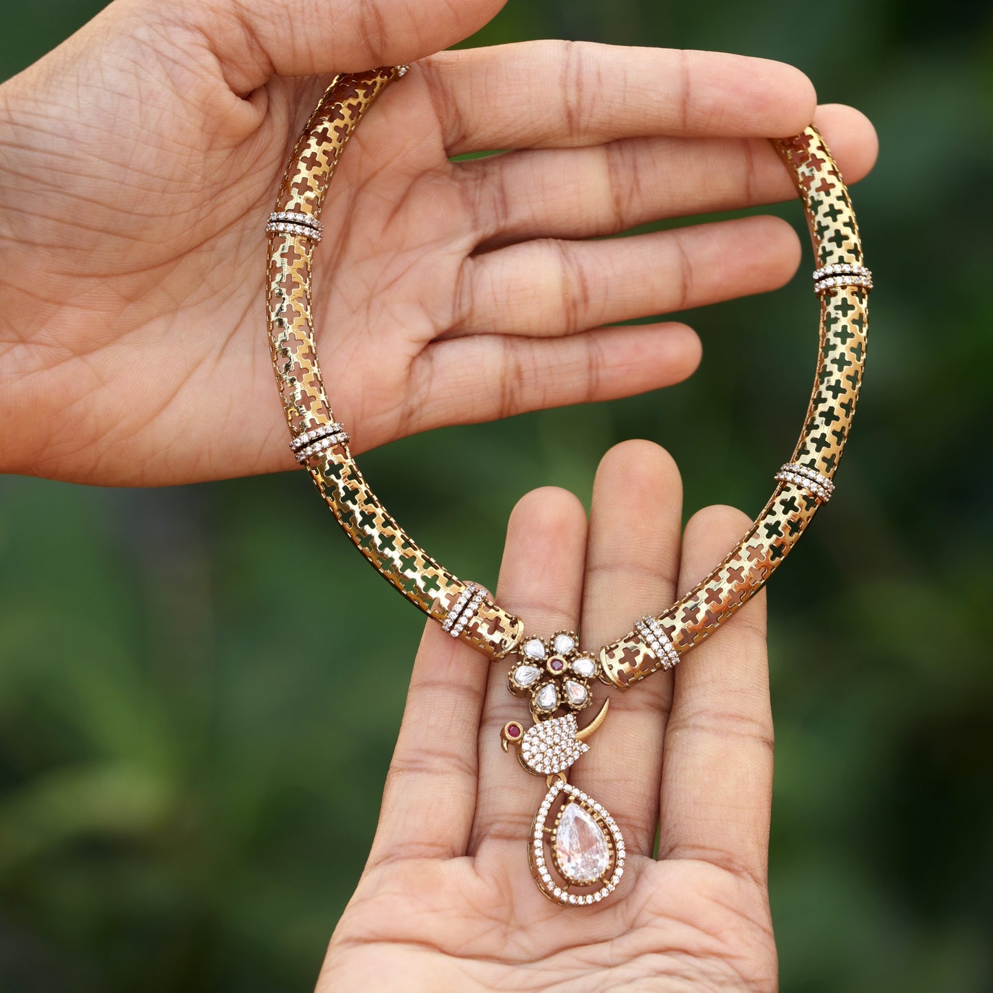 Kante Necklace