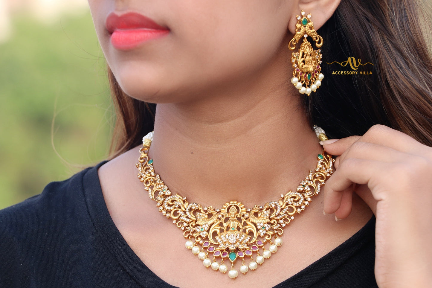 Trendy Lakshmi Design Choker