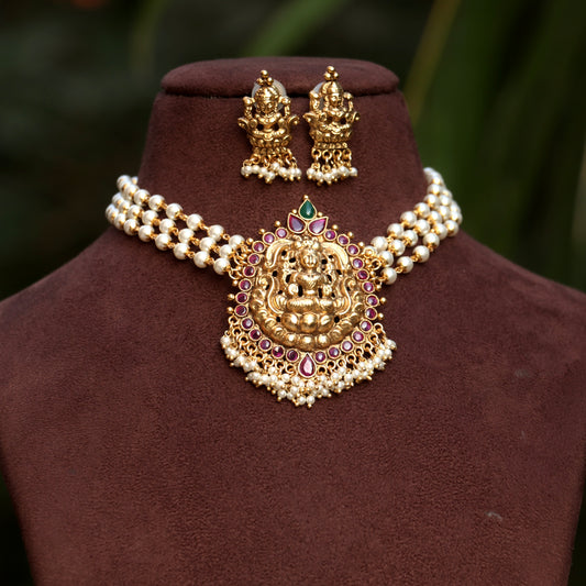 Laksmitva Pearl Choker