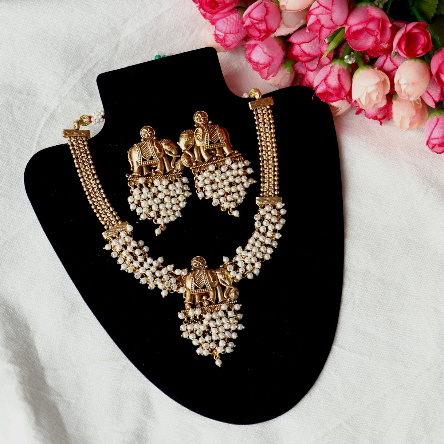 Aadiya Pearl Necklace