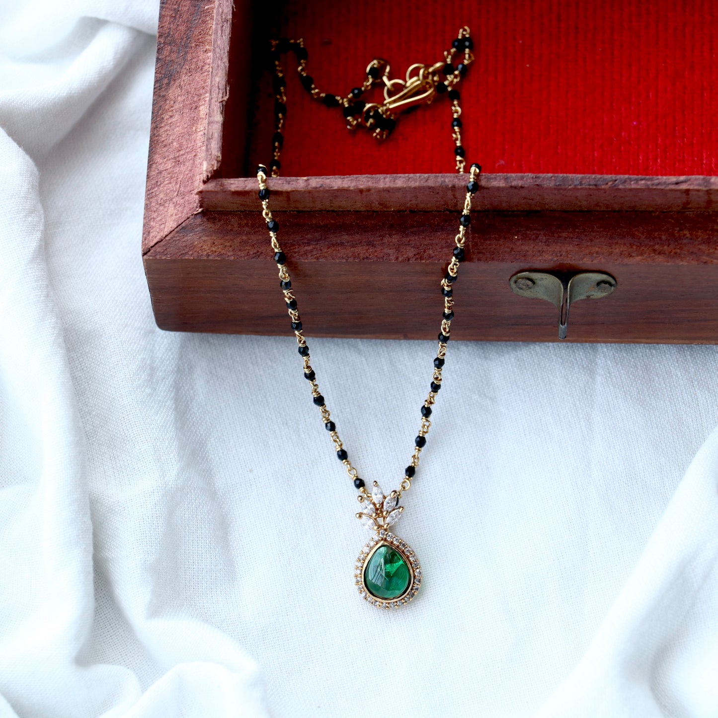 Emerald Drop AD Mangalsutra