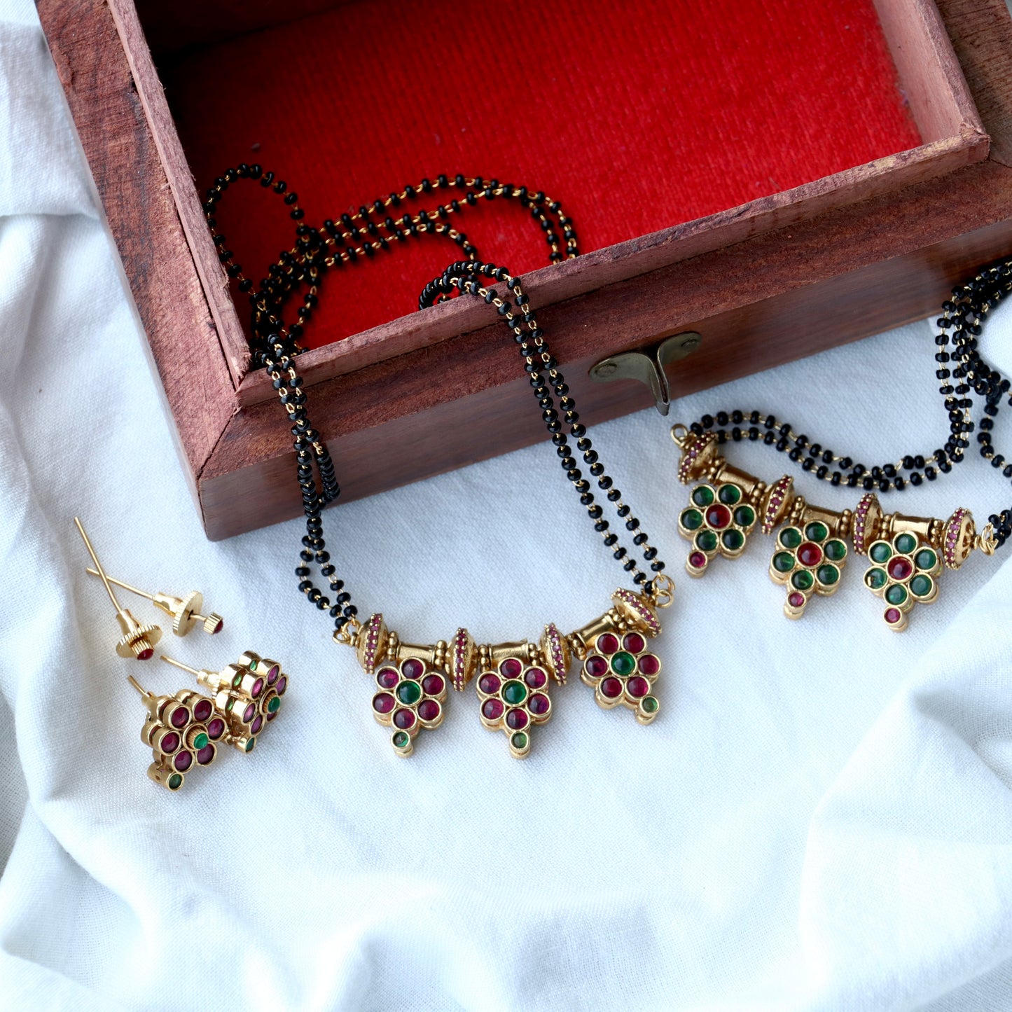 Reversible Floral Mangalsutra