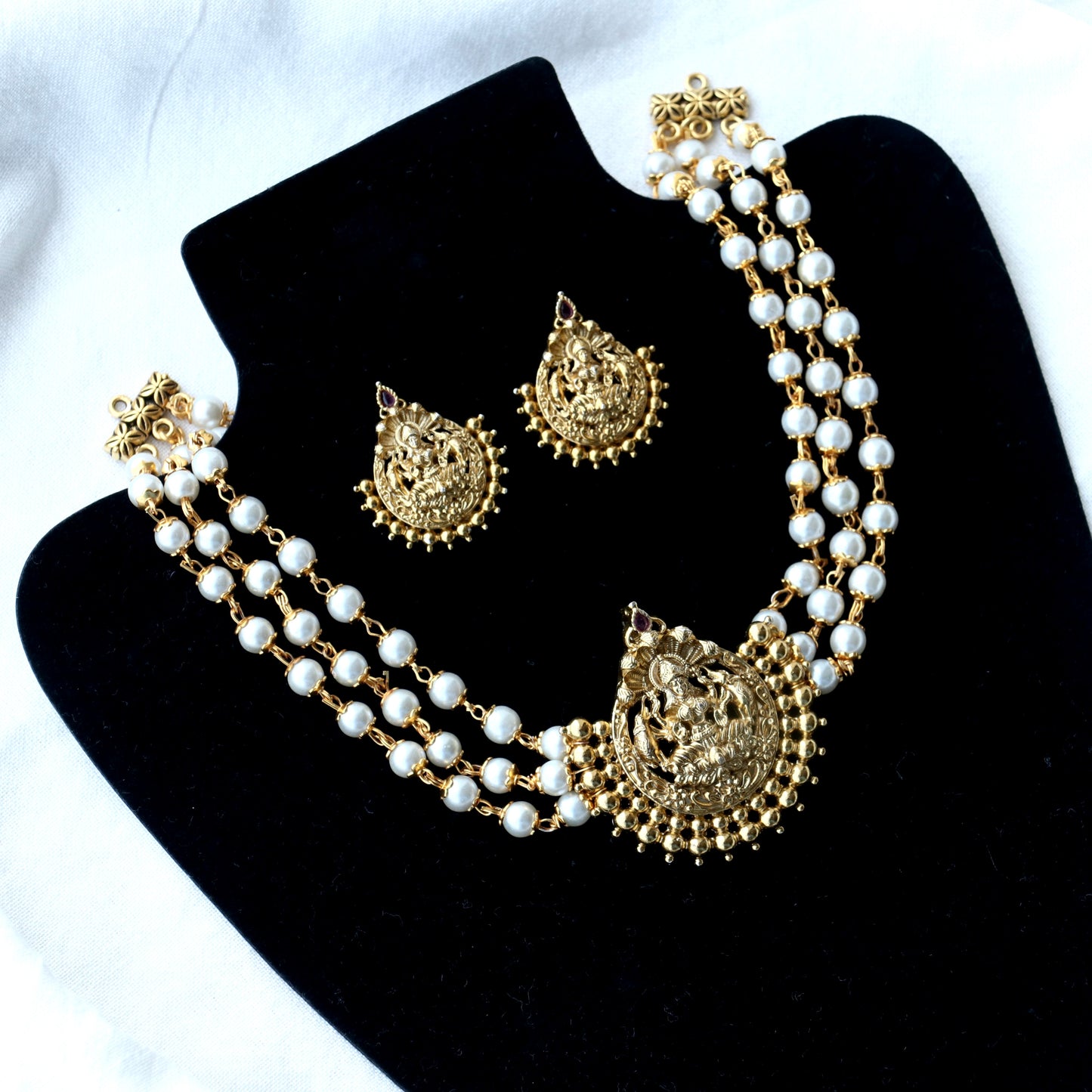 Lakshmi Pearl Choker