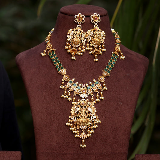 Illuminated Emerald Necklace Set