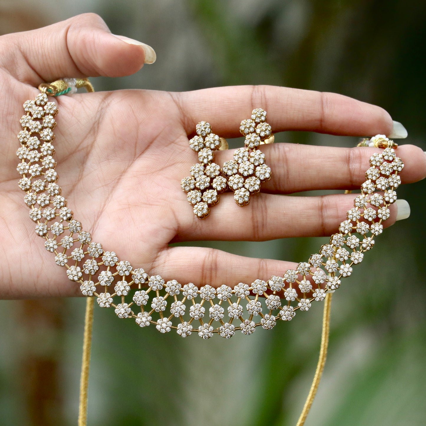 Grihitha White Stone Flower Necklace