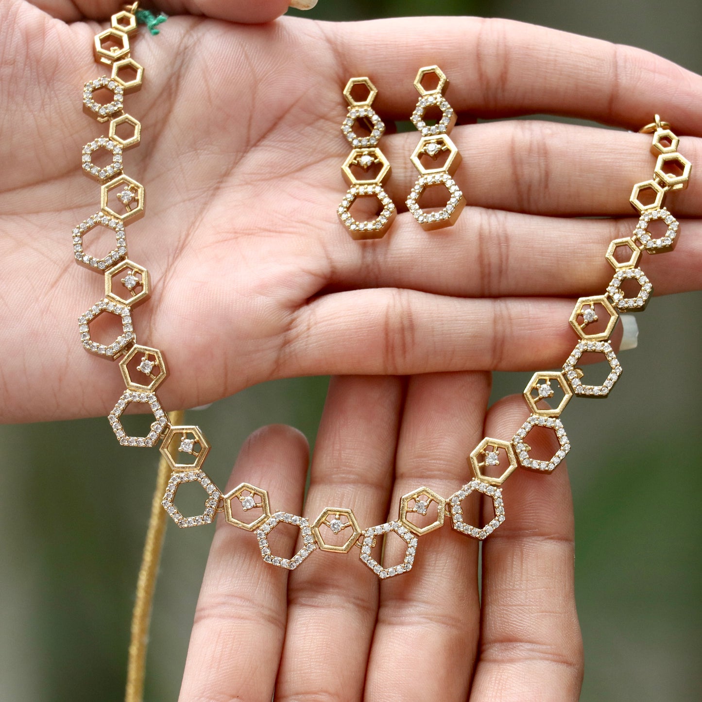 Simple Gold Finish White Stone Necklace