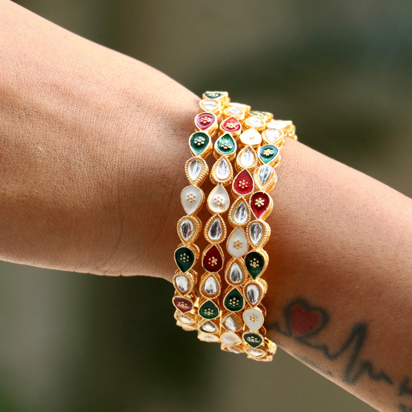 Sagar Kundan Ad Stone Bangles