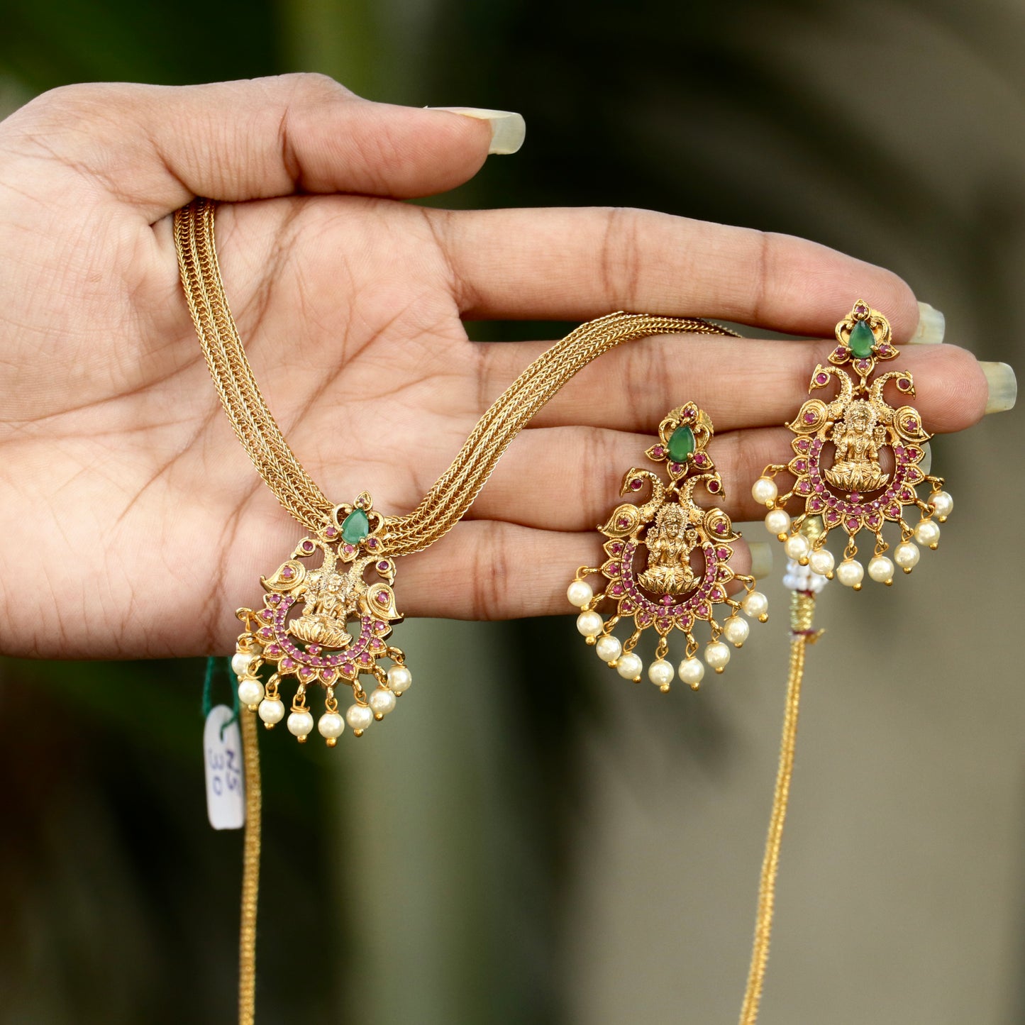 Lakshmi Simple Pendant Chain  Necklace