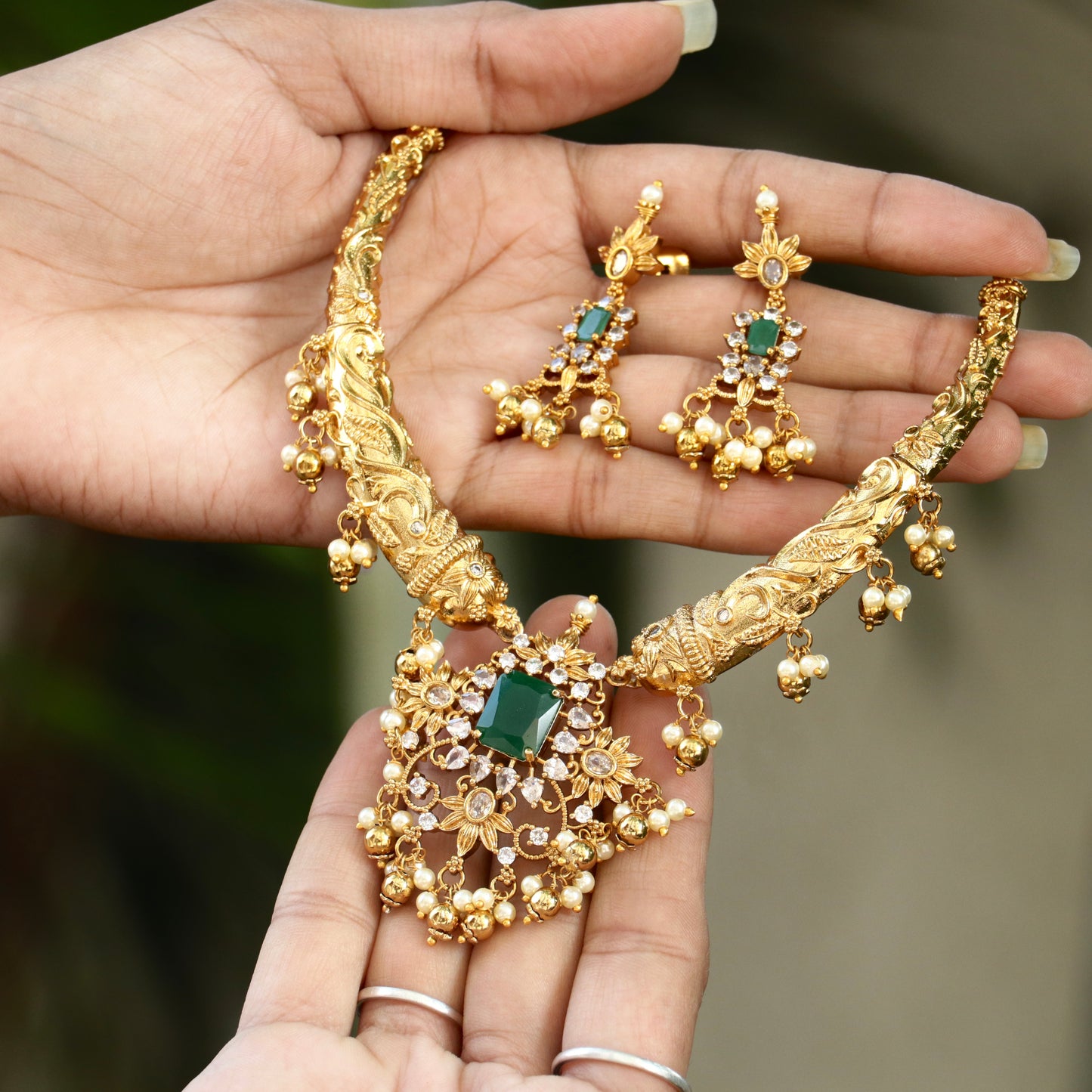 Trending Ojal Hasli Necklace Set