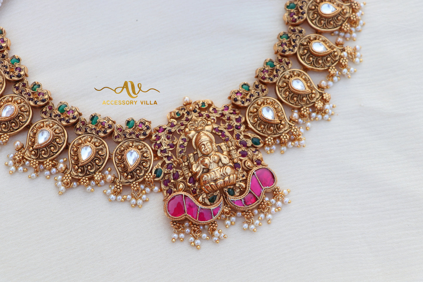 Pretty Lakshmi Design Bridal Choker