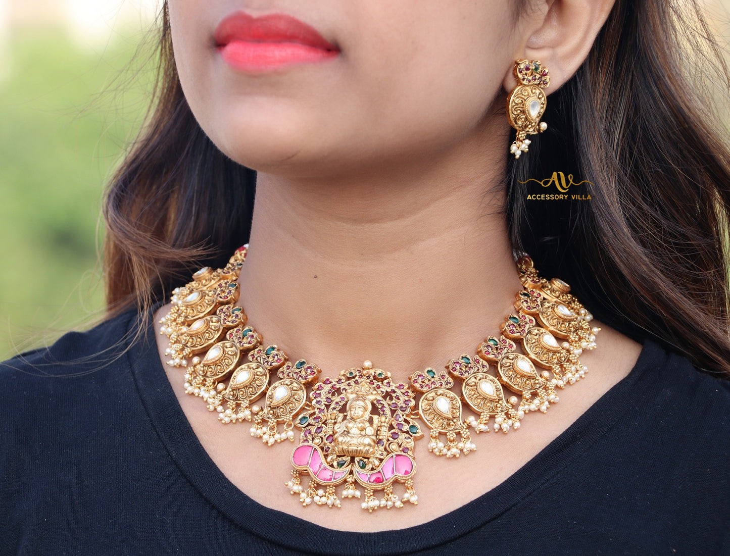 Pretty Lakshmi Design Bridal Choker