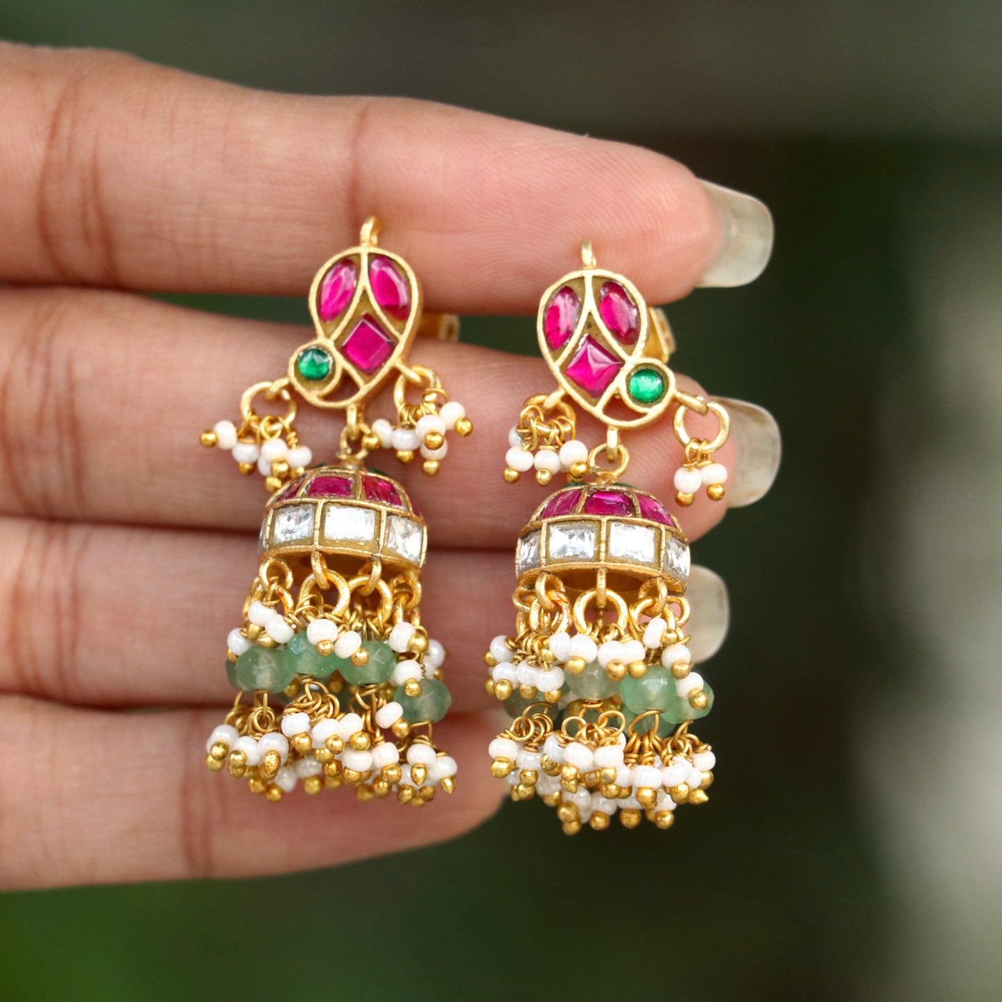 Simple Suhani Jadau Kundan Jhumkis