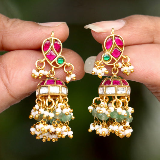 Simple Suhani Jadau Kundan Jhumkis