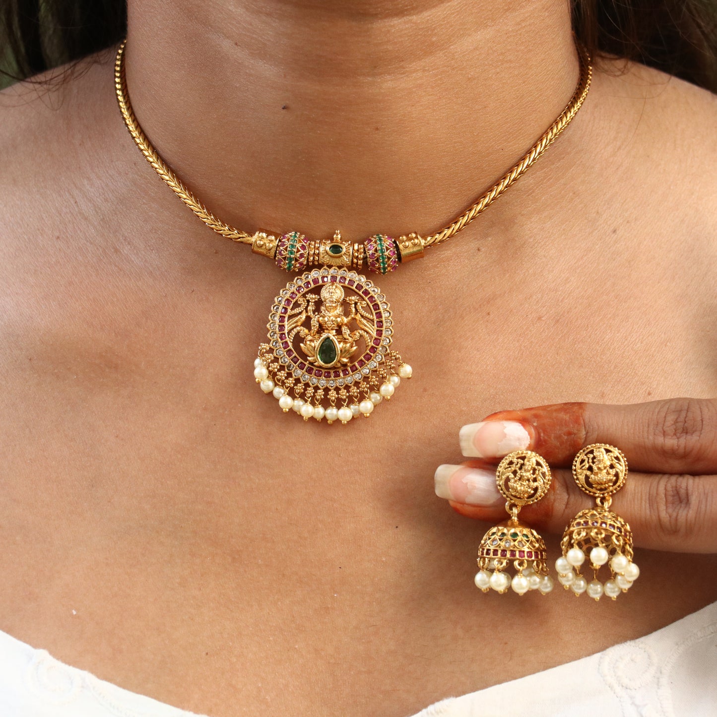 Sajni Lakshmi Pendant Necklace