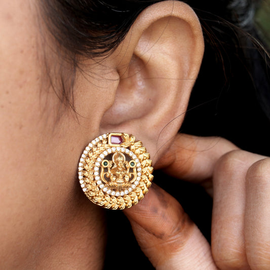 Thiru Aarathi Studs