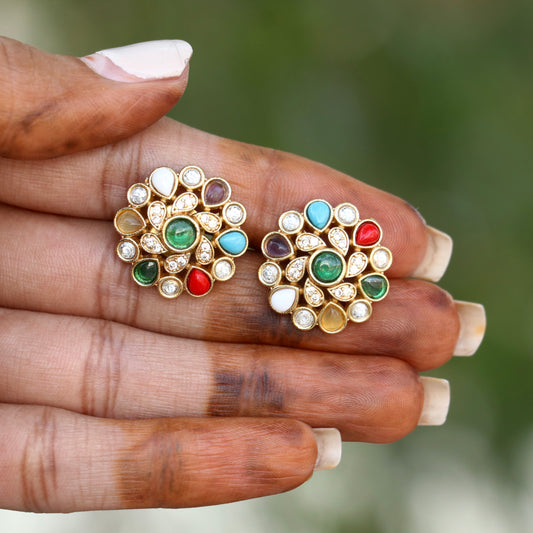 Navarathna Poovizhi Studs