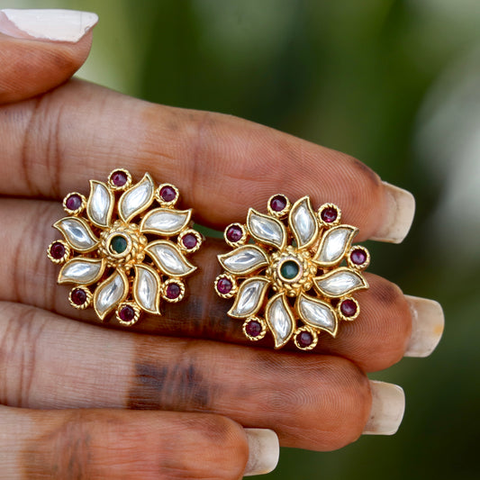Kanaka Pushpam Studs