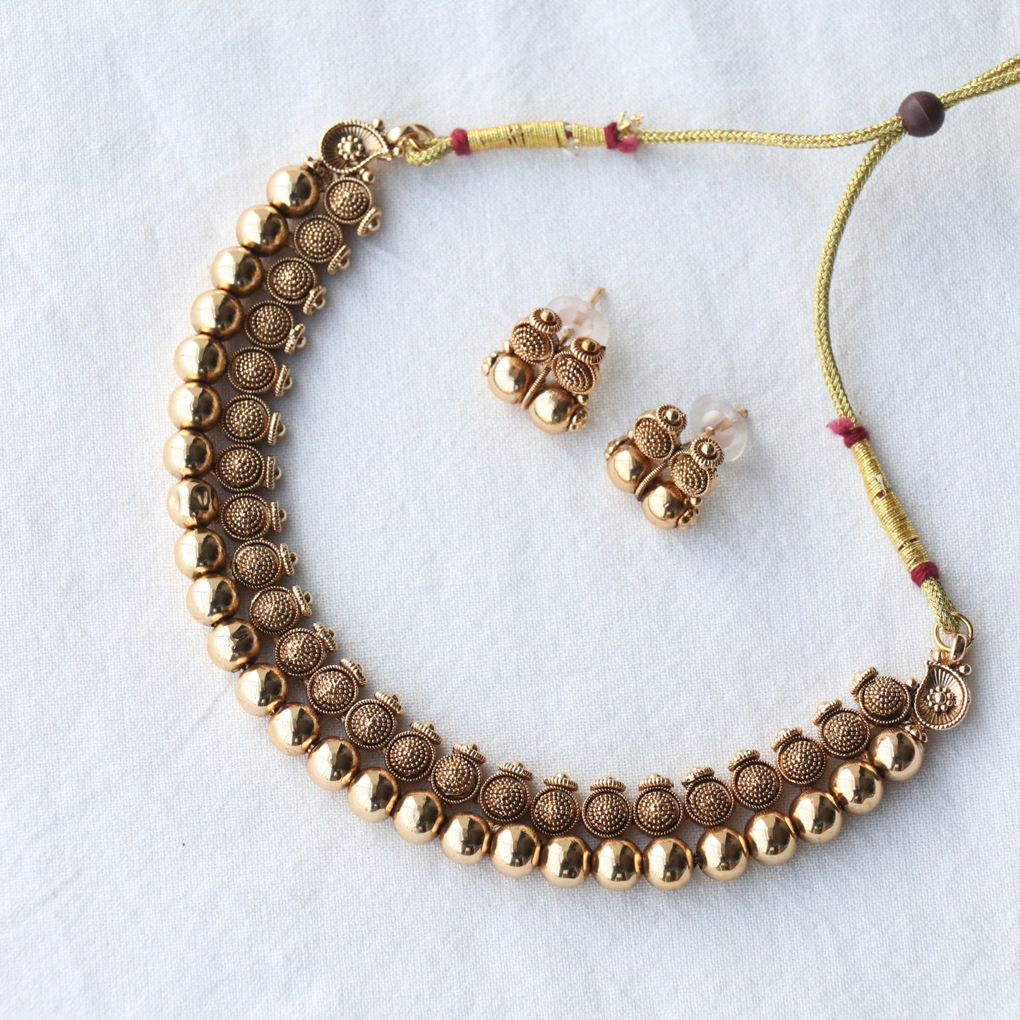 Antique Gold Finish Necklace Set