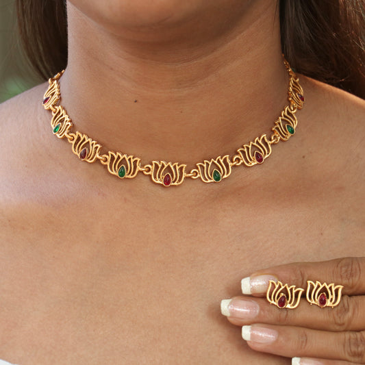 Lotus Designer Simple Necklace Set