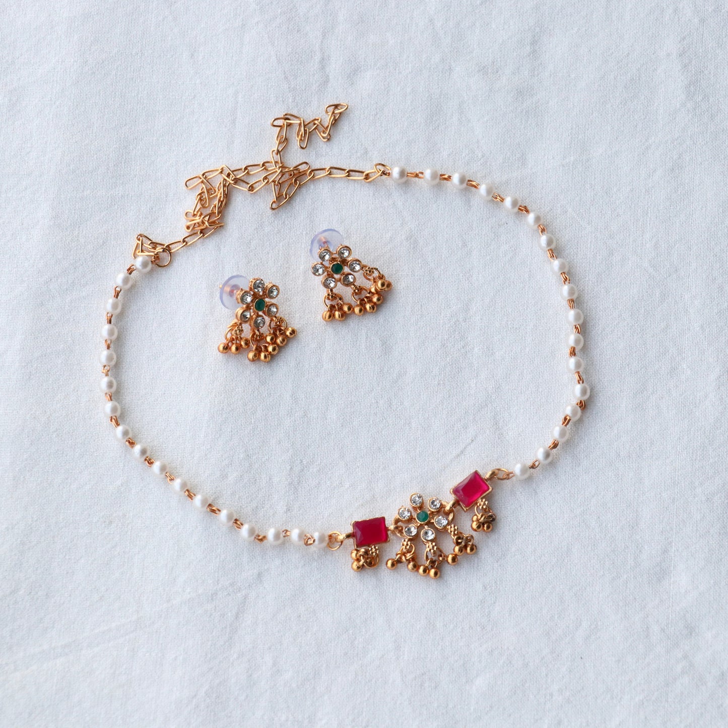 Advika Simple Pearl Choker Set