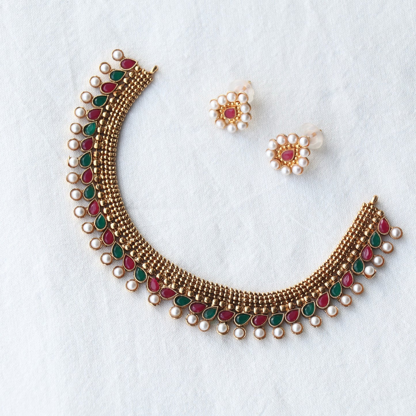 Tara Simple Necklace Set