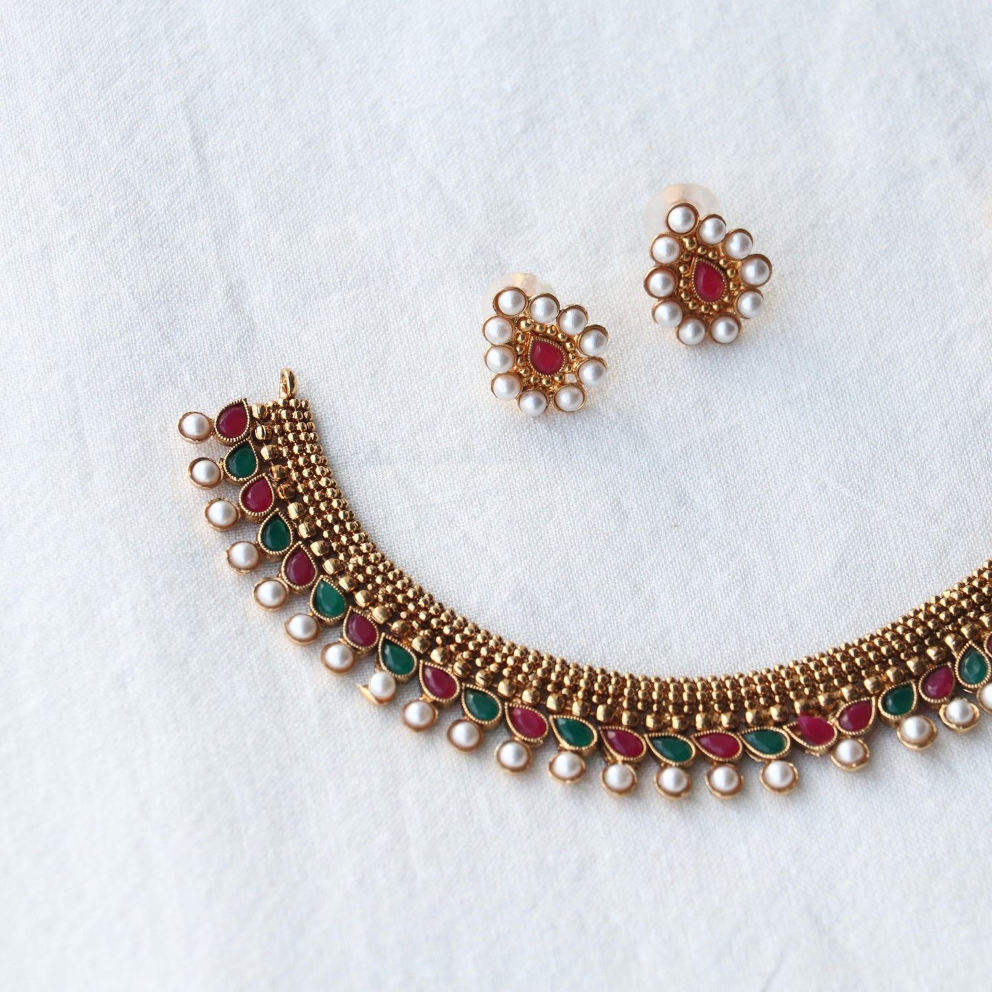 Tara Simple Necklace Set