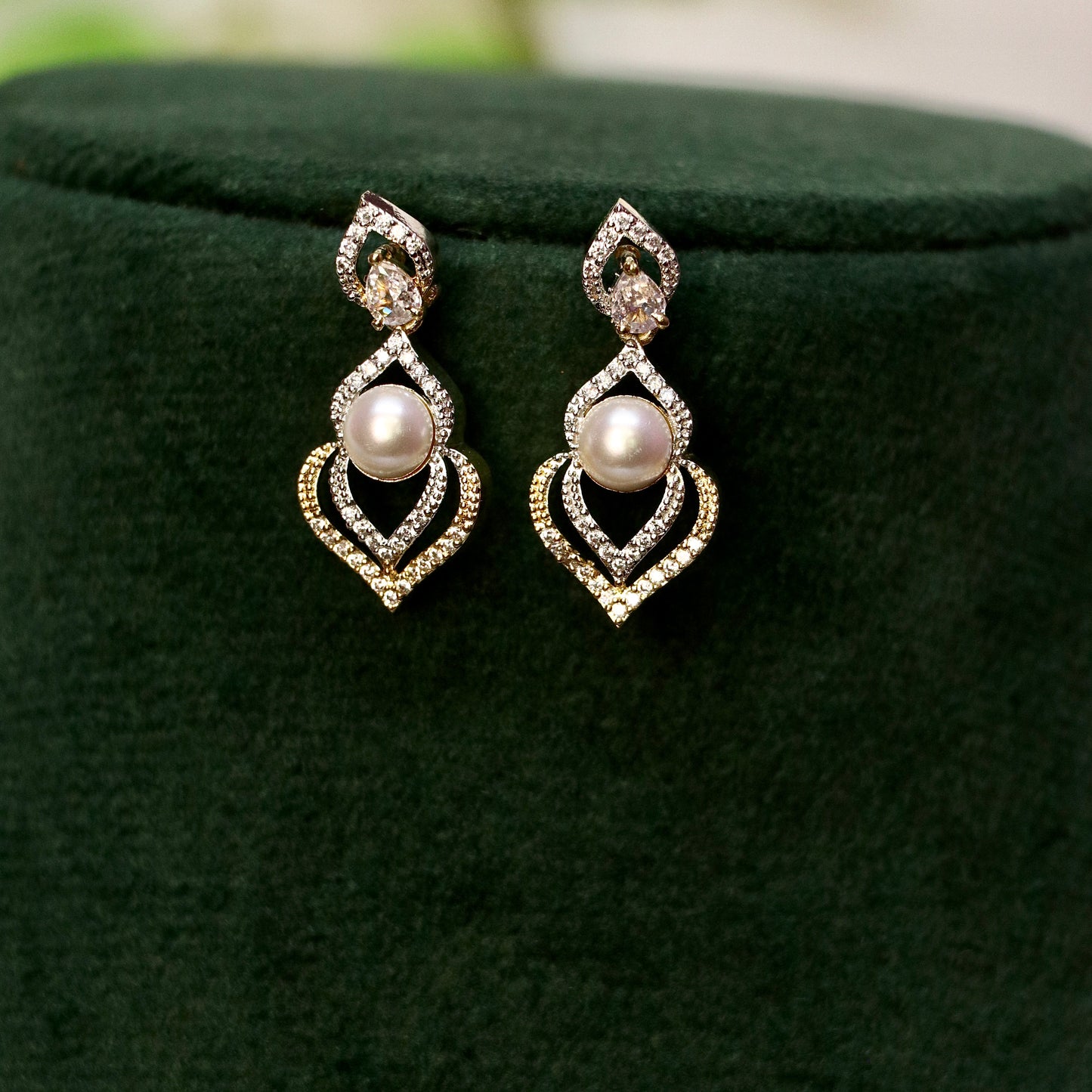 Silver Finish Pearl Designer Necklace