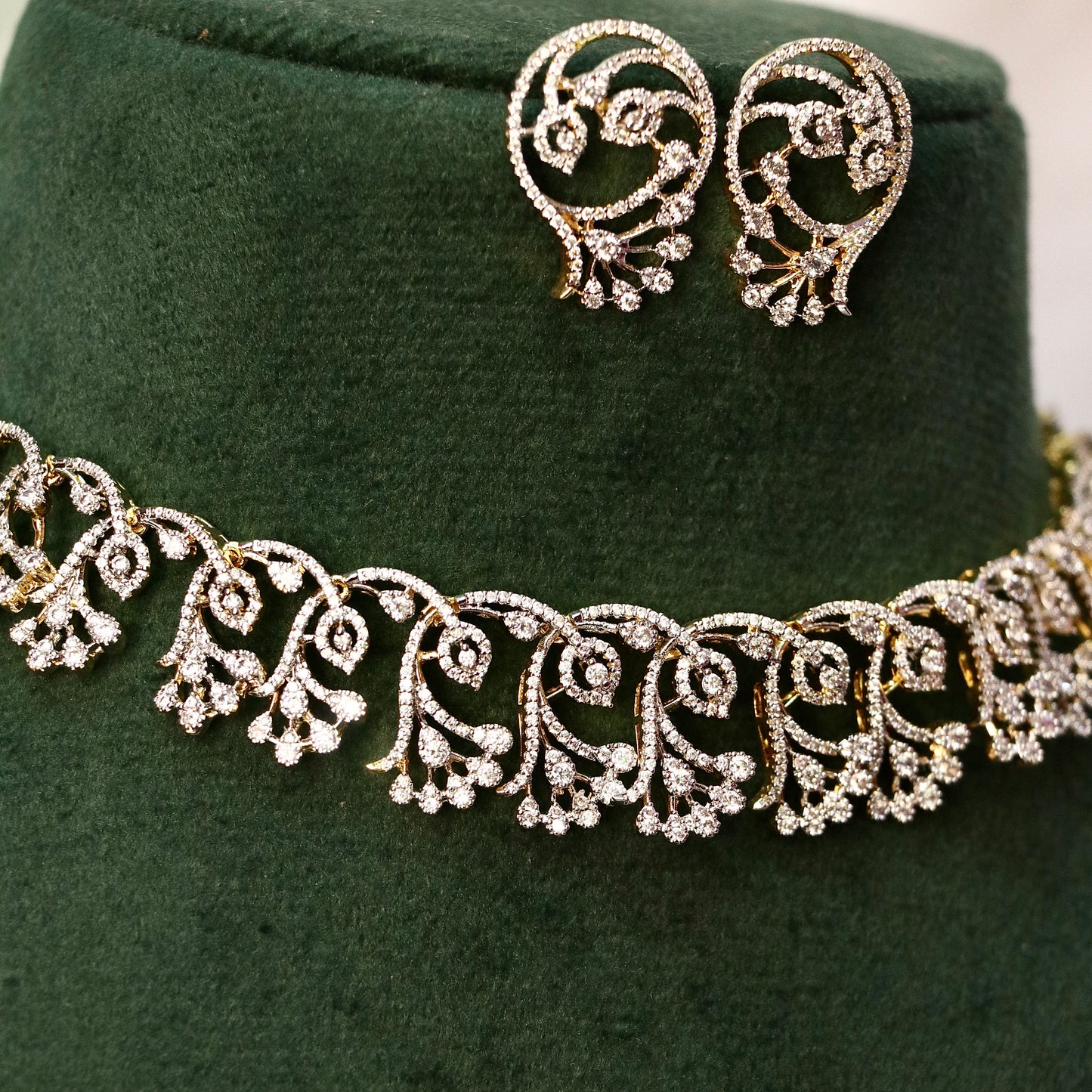 Simple White Stone Necklace Set