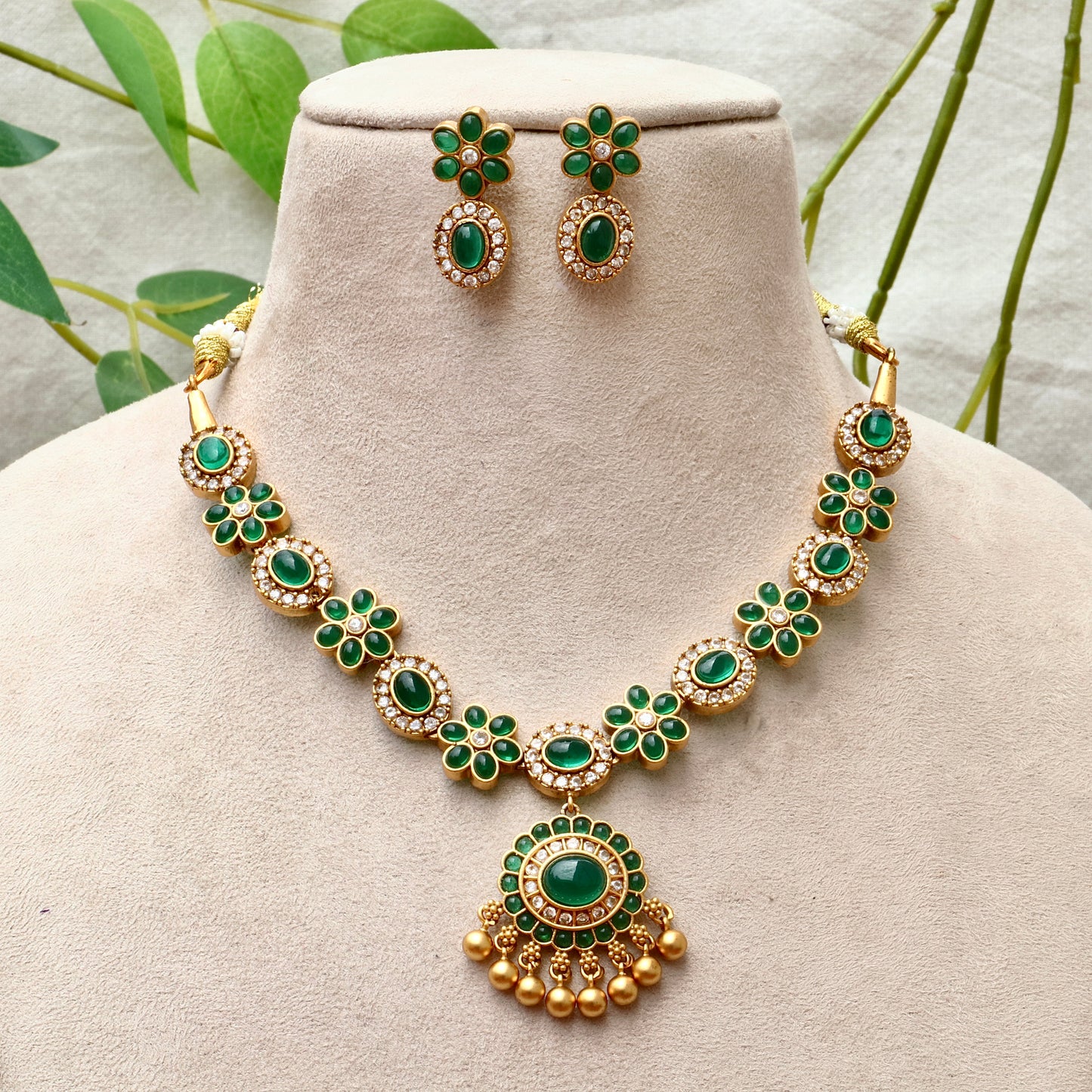 Green &White Stone Necklace