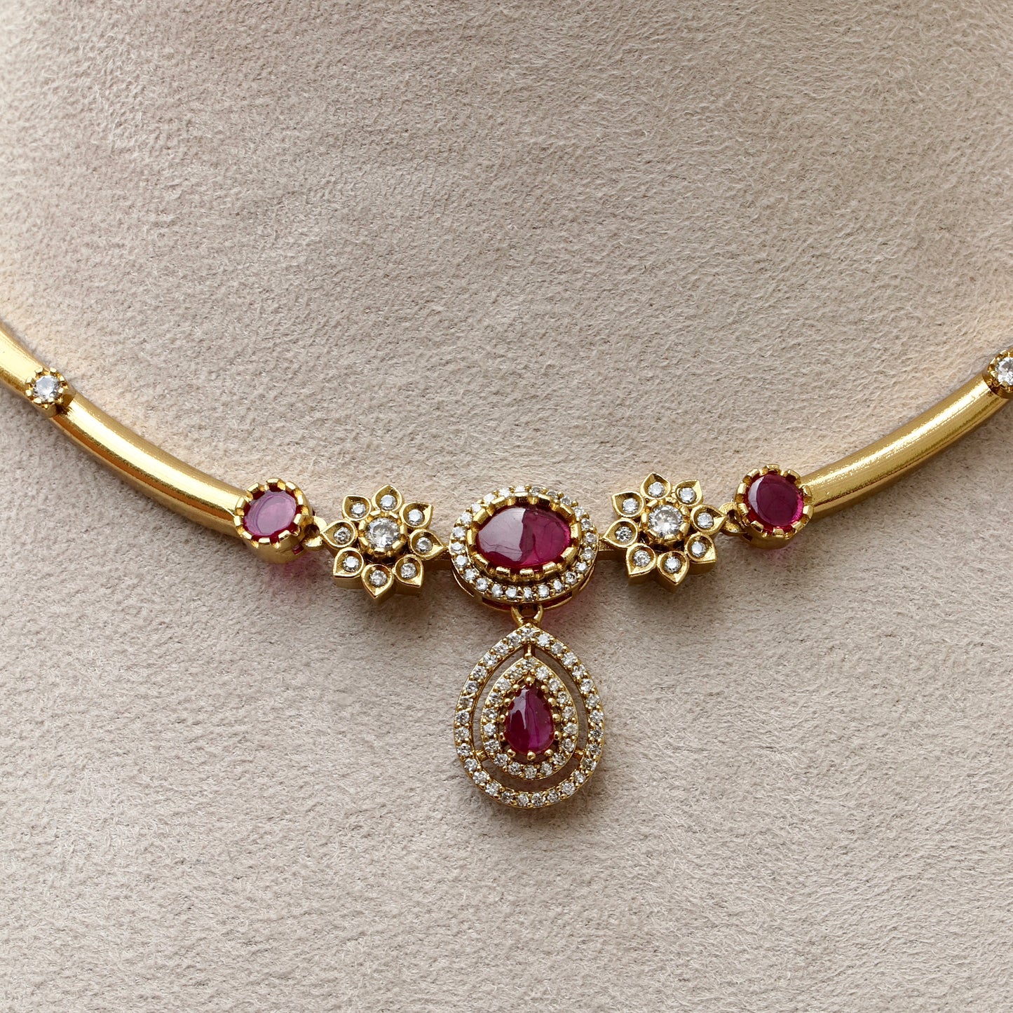 Hasli Necklace