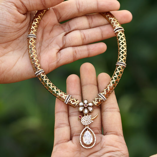 Kante Necklace