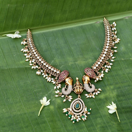 Kante Necklace