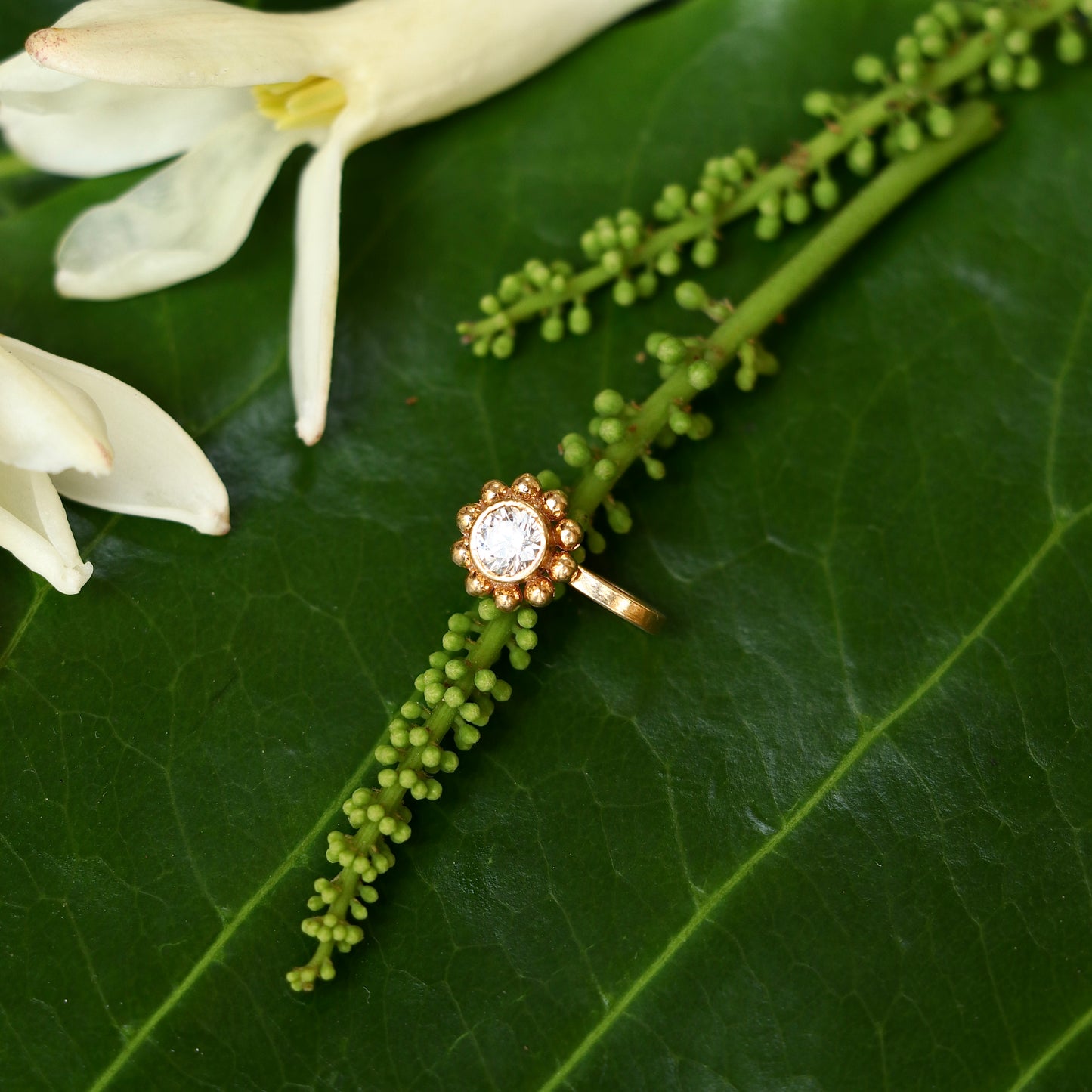 White Stone Nose Pin