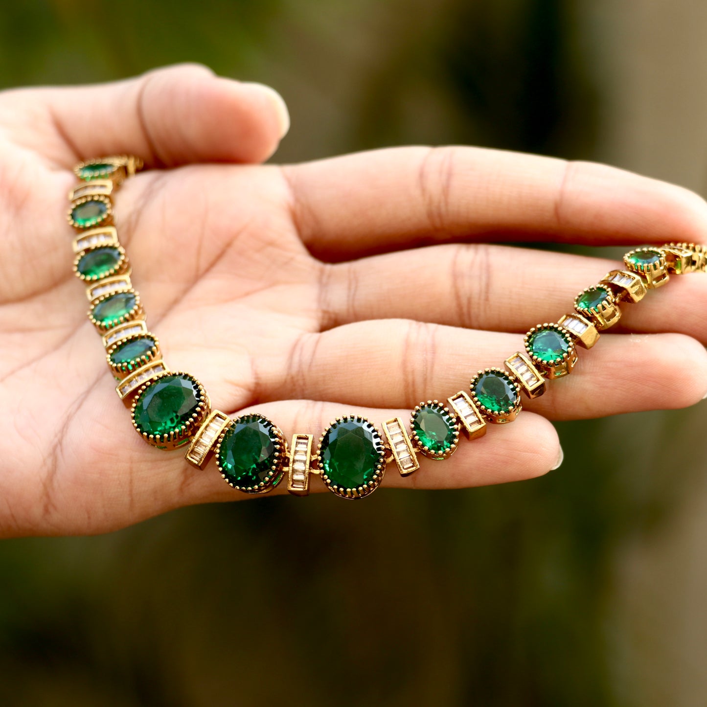 Emerald Jewellery Set