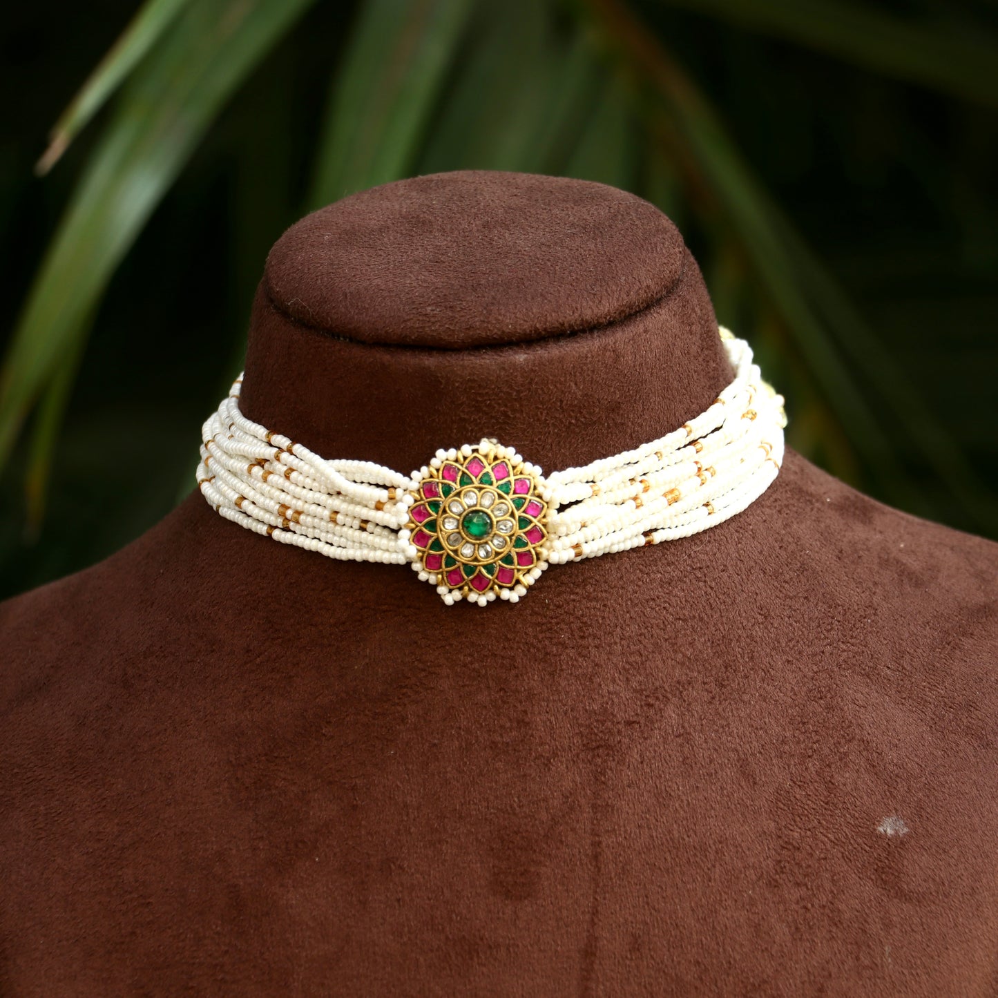 Jadau Kundan Pendant White Beads Choker