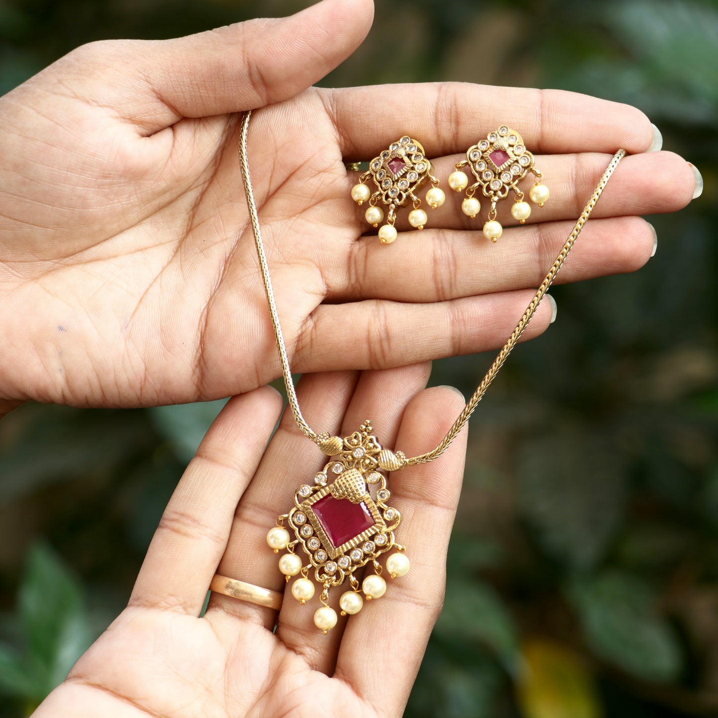 Pink Stone Antique Attigai Necklace
