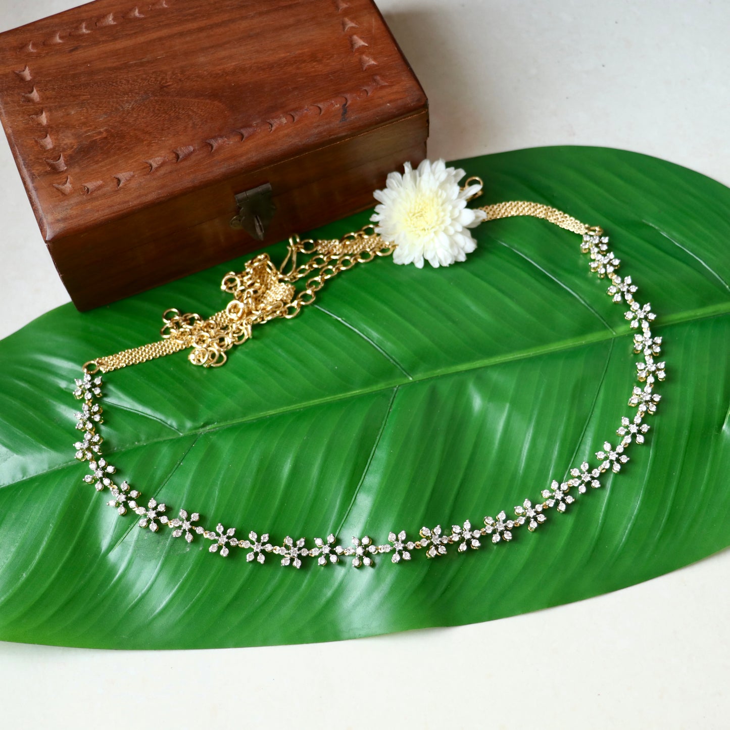 Star AD Stone Hip Chain