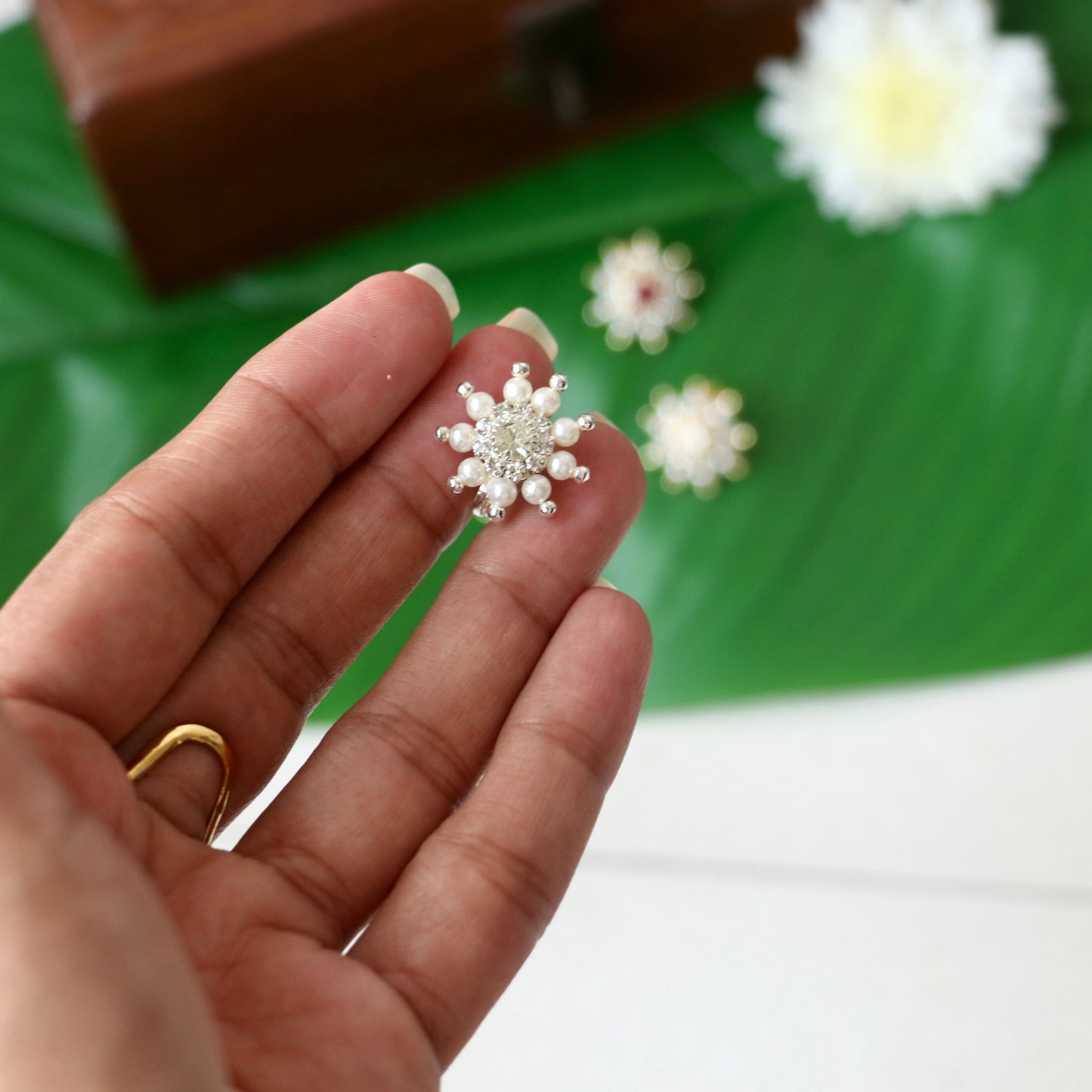 Adjustable Pearl AD Stone Nose Pin