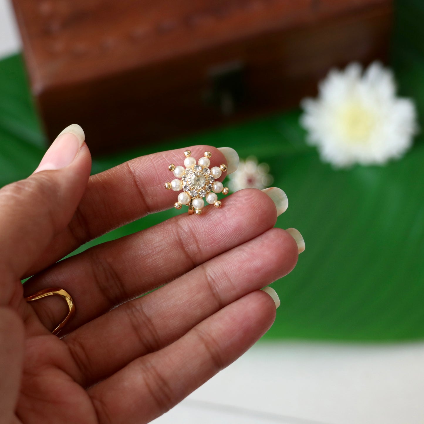 Adjustable Pearl AD Stone Nose Pin